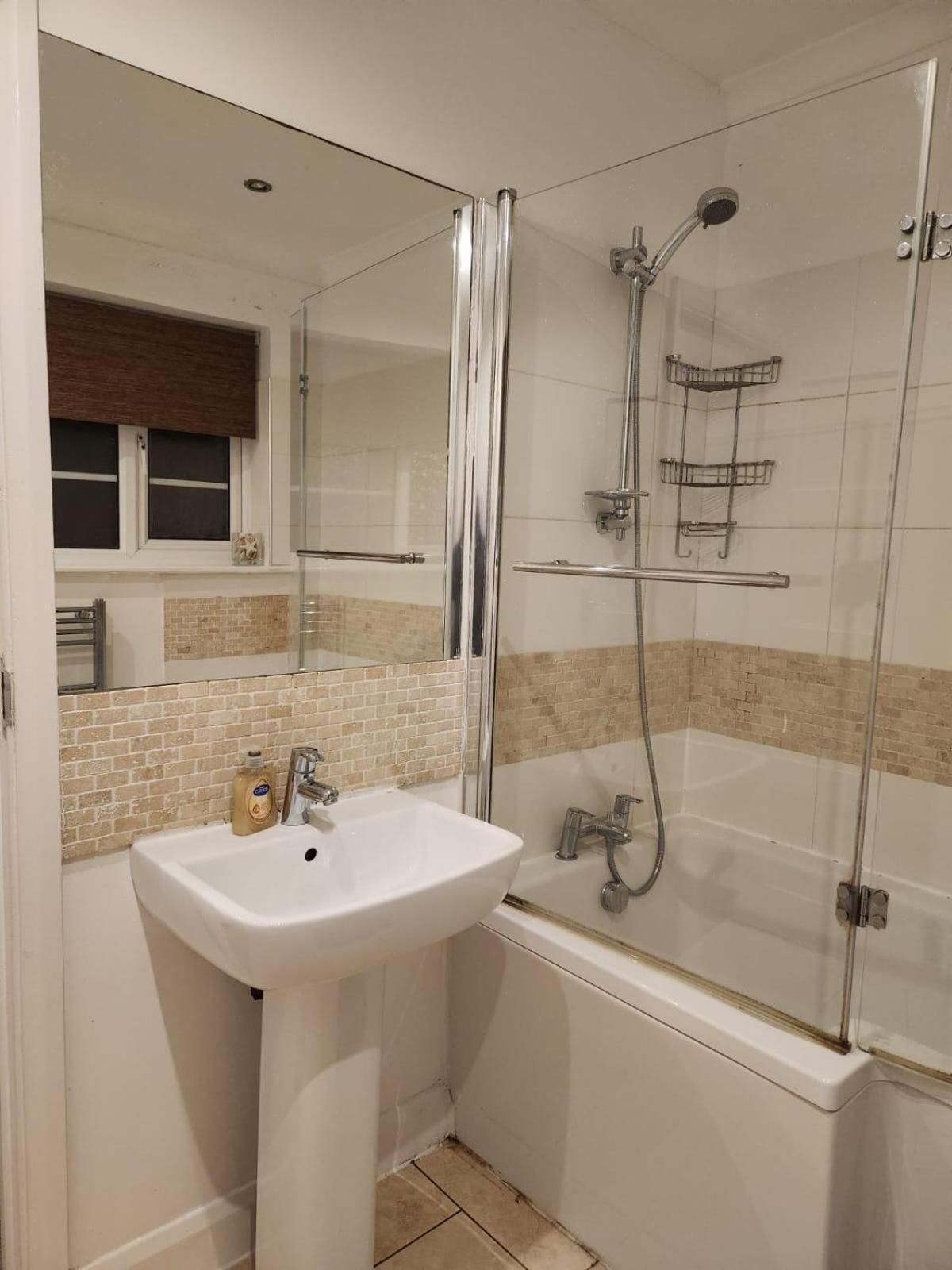D Elmdon Homestay Shared 4 Bedrooms Birmingham Luaran gambar
